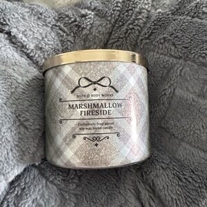 Bath & Body Works Marshmallow Fireside Candle - Silver